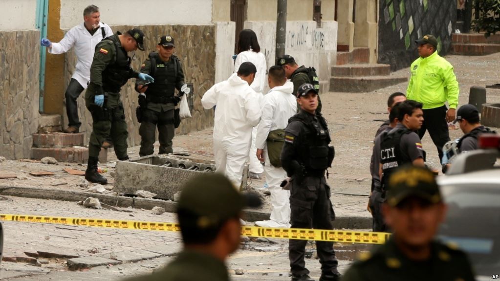 Autores del atentado habrían detonado aproximadamente dos kilos de explosivos.