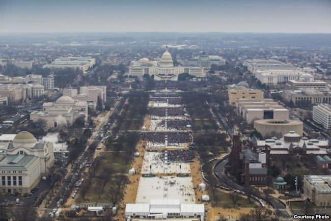 Toma de la Alameda Nacional en Washington D.C. durante la juramentación presidencial de Donald Trump, el 20 de enero de 2017. [Foto: Cortesía: Servicio Nacional de Parques EE.UU.].