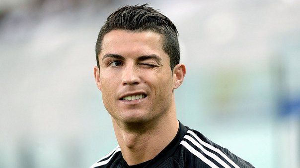 Cristiano Ronaldo, máximo goleador histórico del Real Madrid, ha ganado con el equipo blanco dos Ligas, tres Champions League, dos Copas del Rey, dos Mundiales de clubes, una Supercopa de España y una Supercopa de Europa.