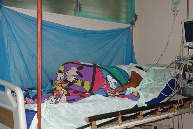 Maura Hernández Hernández se recupera en una de las salas del hospital de Bonanza. LA PRENSA/J. GARTH.