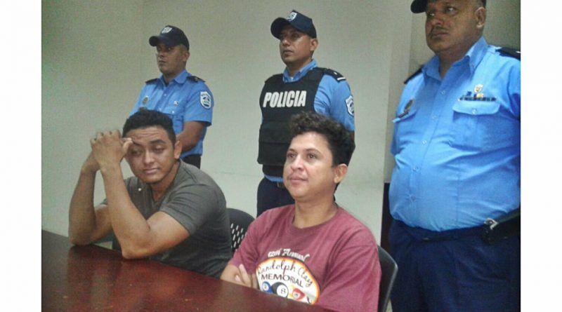 El juicio contra de Paul Emerson Jaen Leal y Víctor Manuel García Morales, acusados de dar muerte a dos oficiales de policía fue reanudado la mañana de este viernes en los juzgados de Managua.