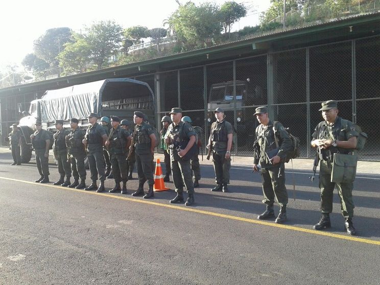 El Jefe del Ejército General de Ejército Julio César Avilés Castillo, destacó el permanente entrenamiento de las fuerzas especiales del Ejército para dar respuesta inmediata a la población en caso de un fenómeno natural.