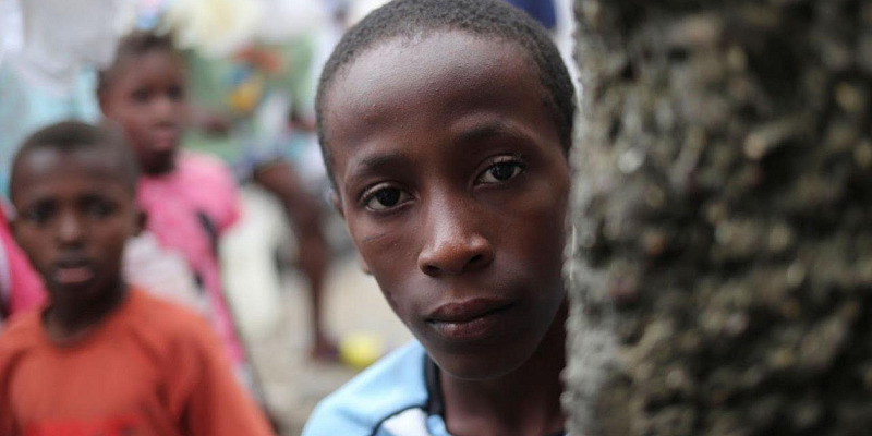 Por la crisis humanitaria, menores en Haití se ven obligados a unirse a las bandas criminales para conseguir alimento.