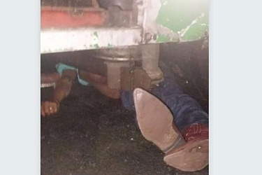 Peatón muere al lanzarse bajo las llantas de un autobús en Río San Juan