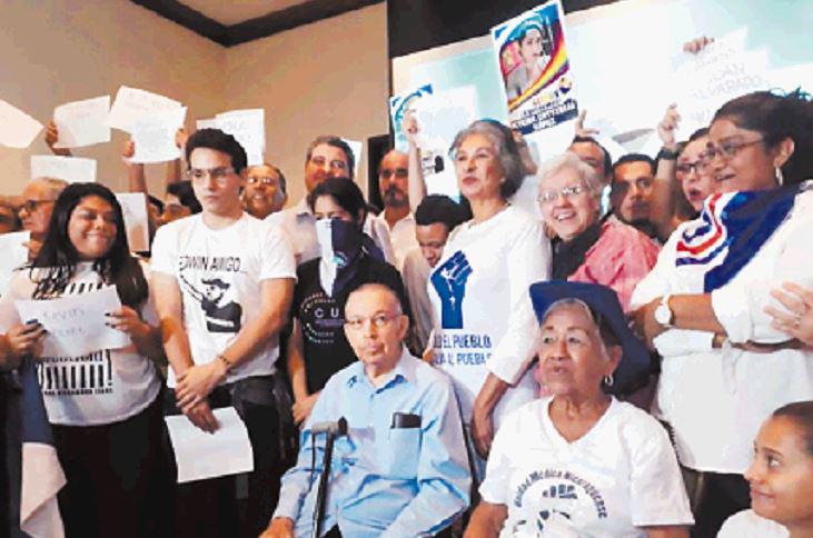 Unidad Nacional Azul y Blanco propone prohibir la reelección y retoma reforma electoral